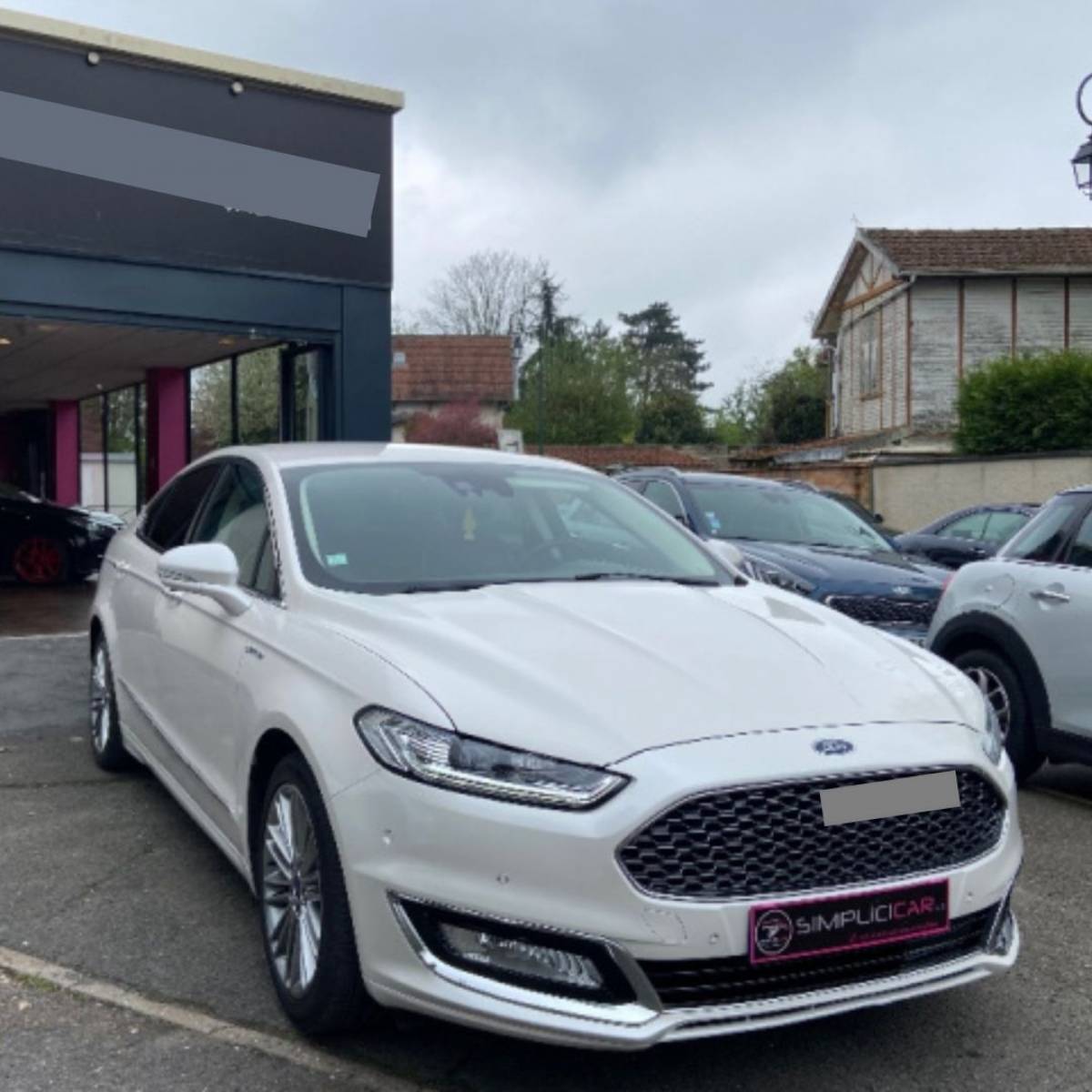 Acheter un véhicule d'occasion hybride près du Chesnay dans les Yvelines